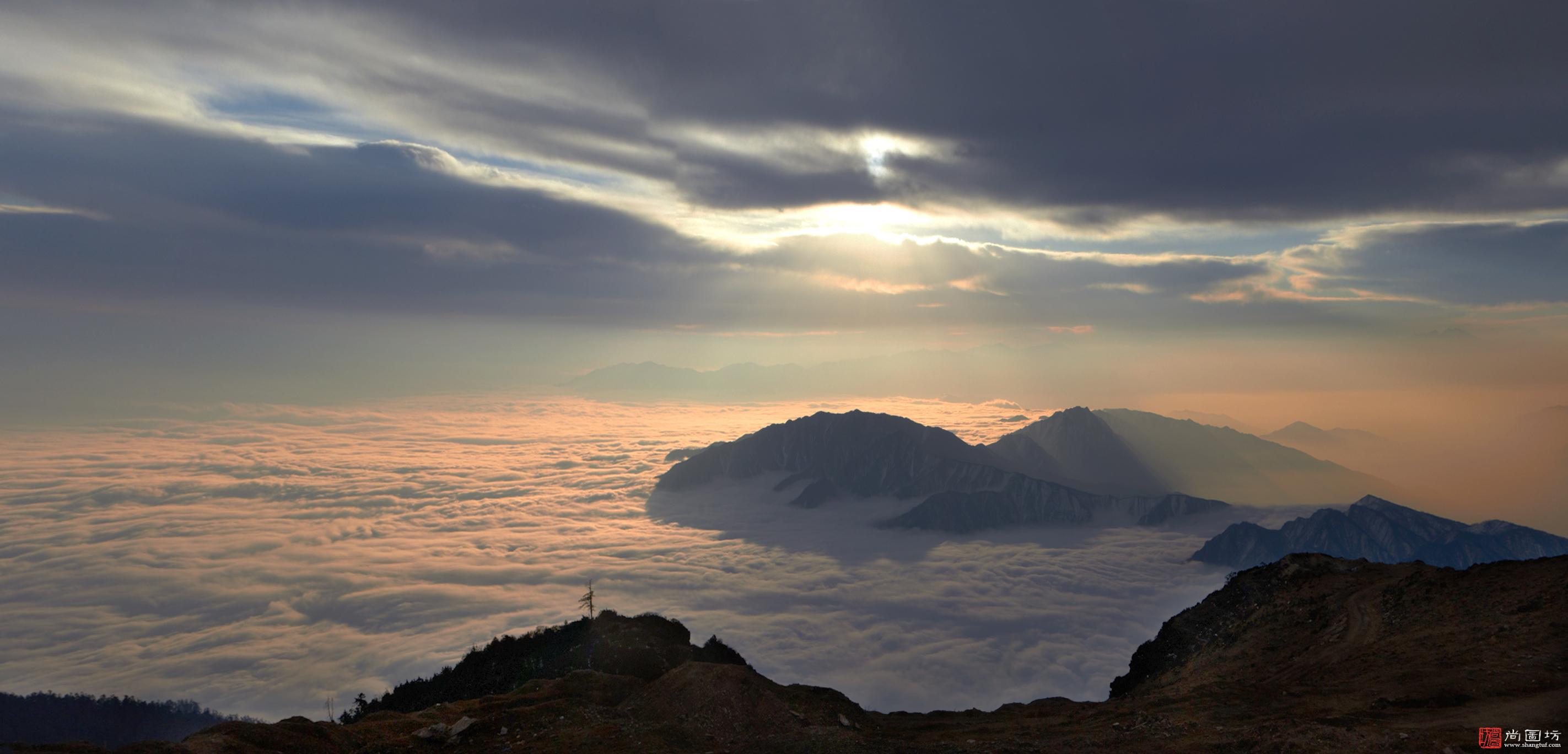 牛背山日出