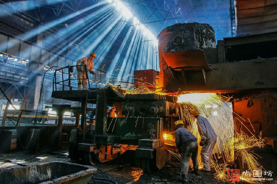 《钢厂印象-steel mill》摄影:车玉方 开放组 grca勋带奖